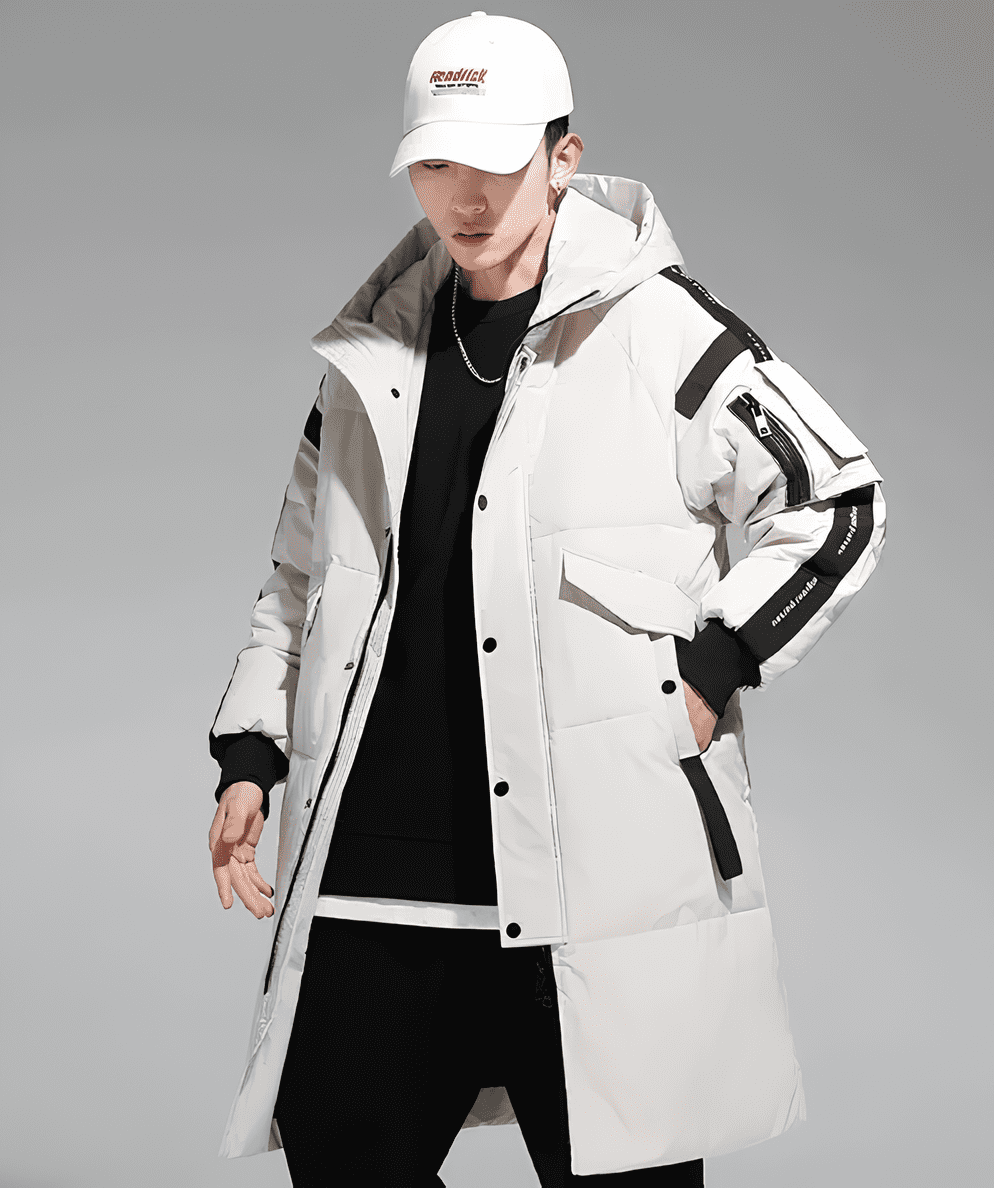 Manteau PAKA blanc, porter par un mannequin