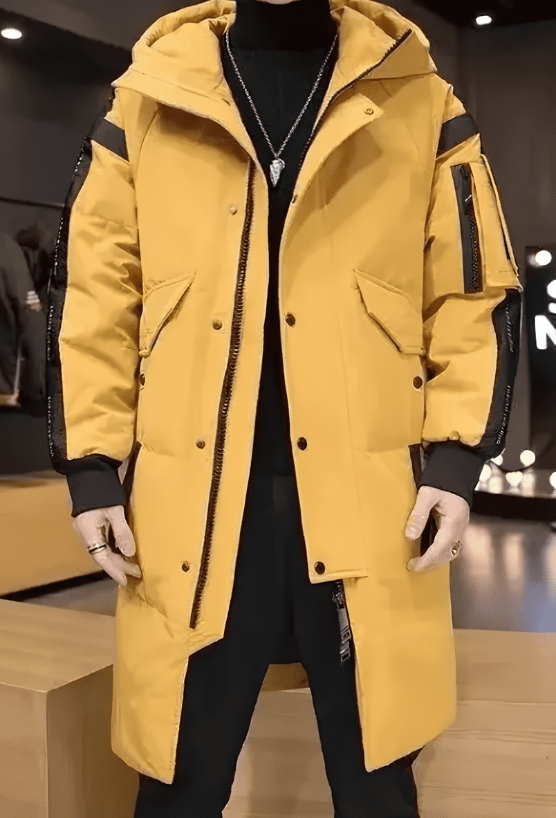 Manteau PAKA, jaune, porté par un mannequin de face