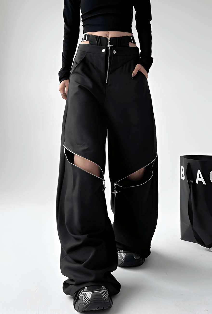 Pantalon OPENINGU Techwear porté par une femme