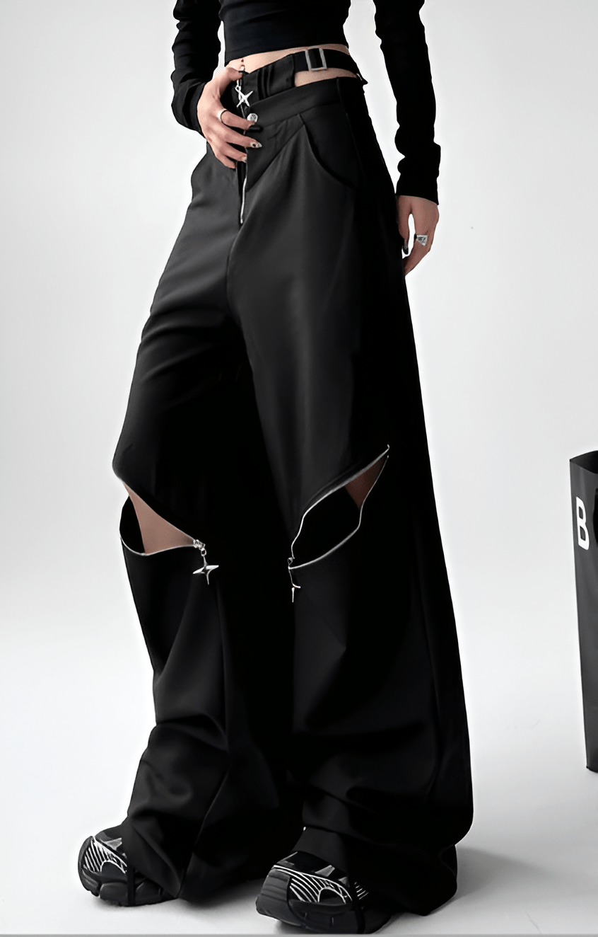 Pantalon OPENINGU Techwear porté par une femme